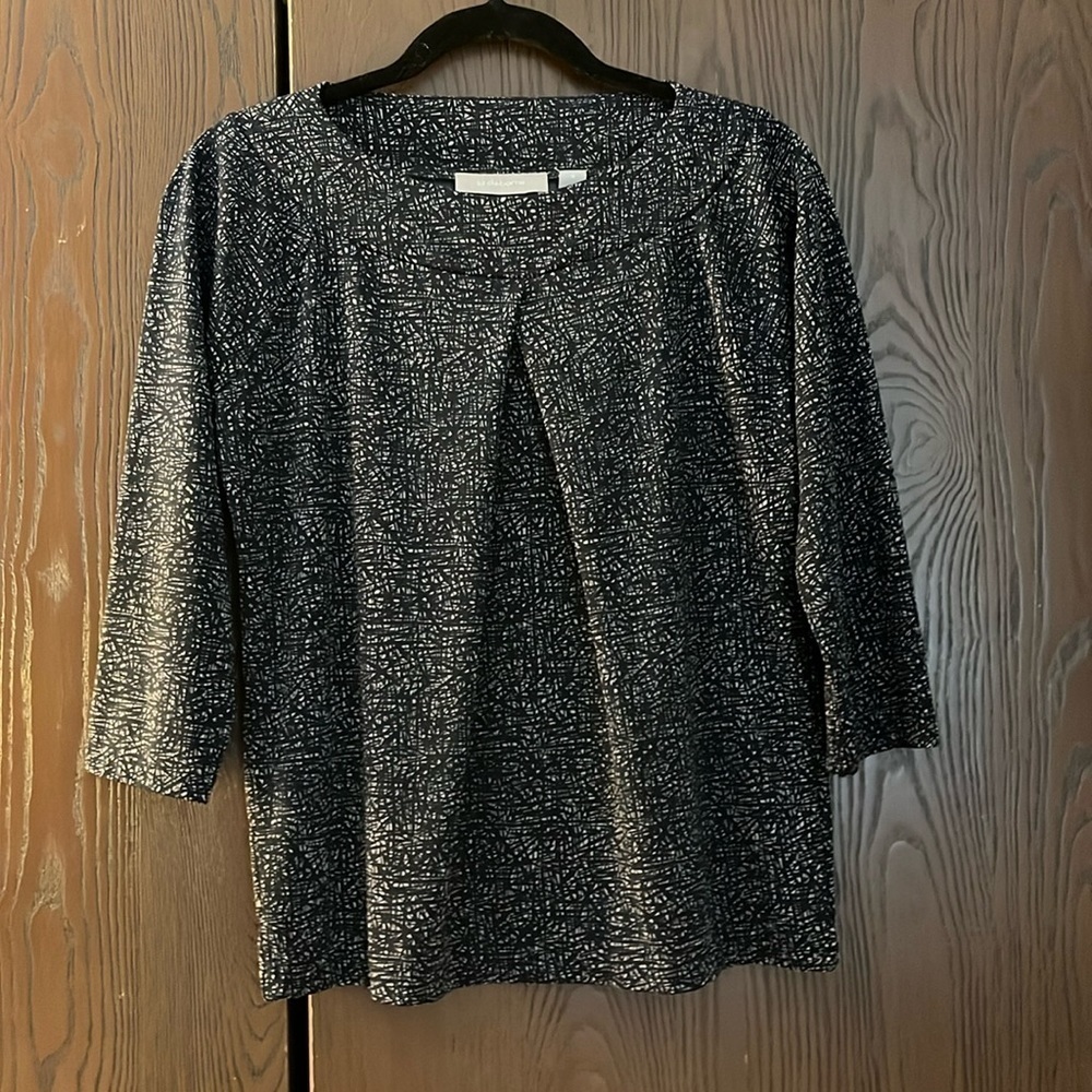 Liz Claiborne 3/4 sleeved black and tan patterned blouse. Size Medium.